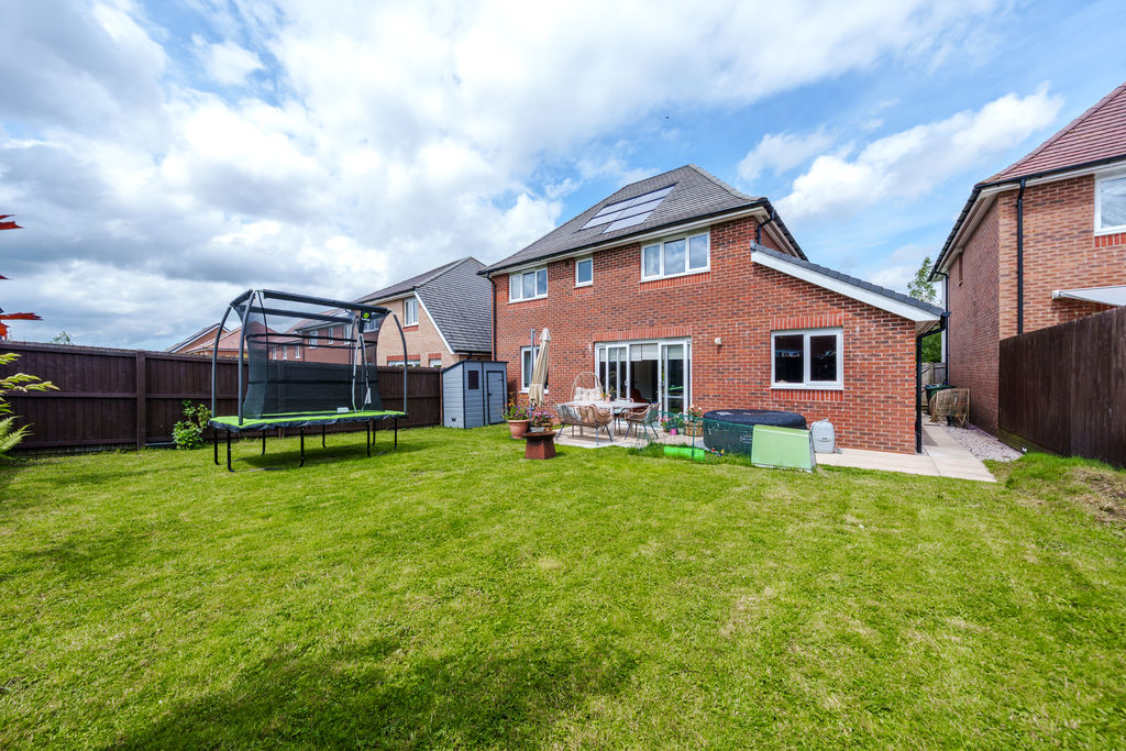 Bernwood Crescent Clayton le Woods